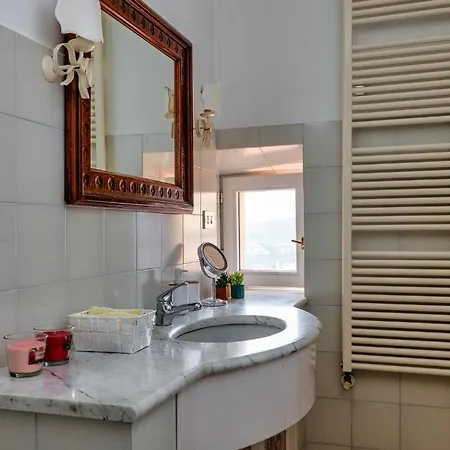 Apartment Guesthost - La Piccola Torre Tra Cielo E Terra Perugia