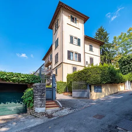 Apartment Guesthost - La Piccola Torre Tra Cielo E Terra *